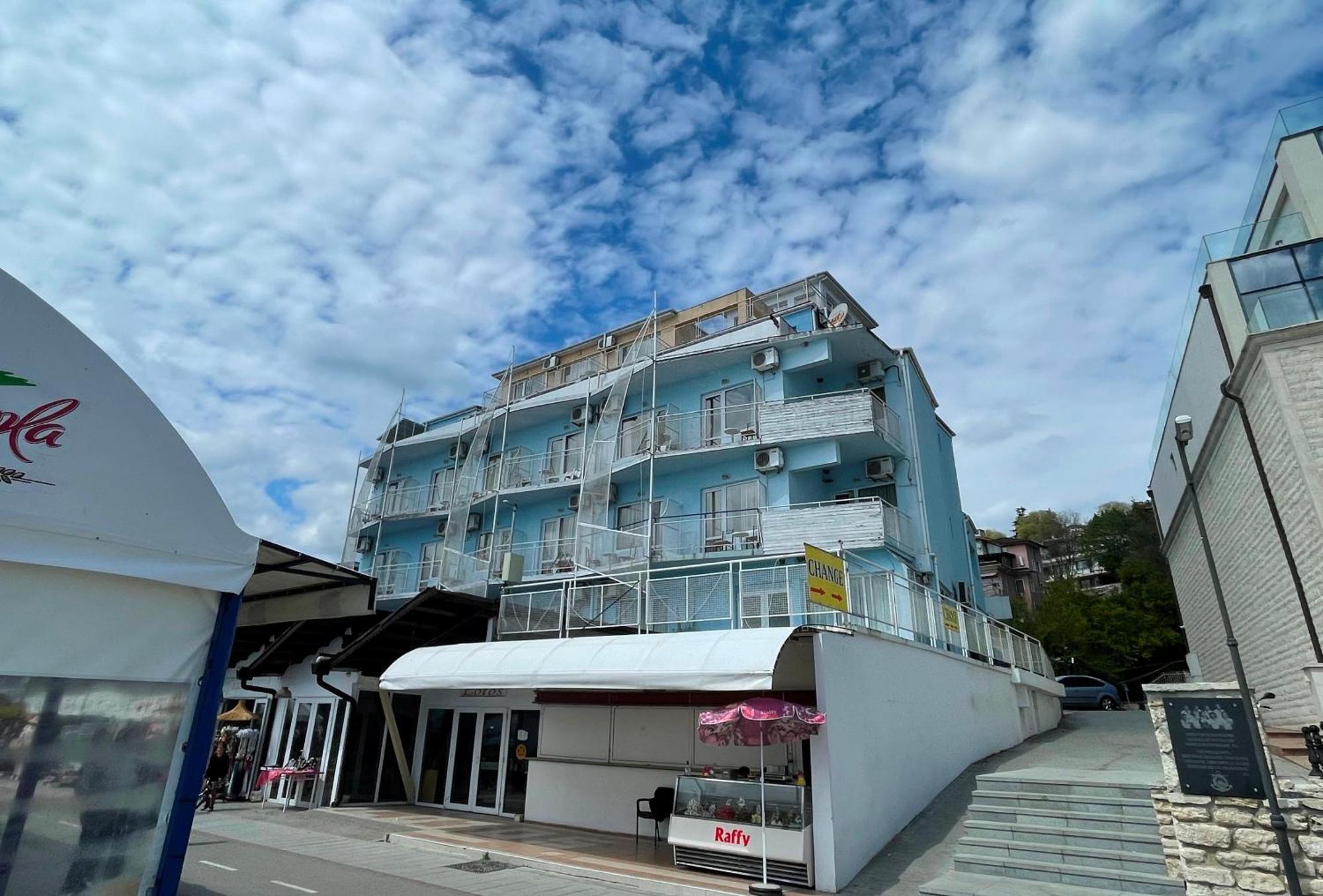 Lotos Hotel Baltjik Exteriör bild