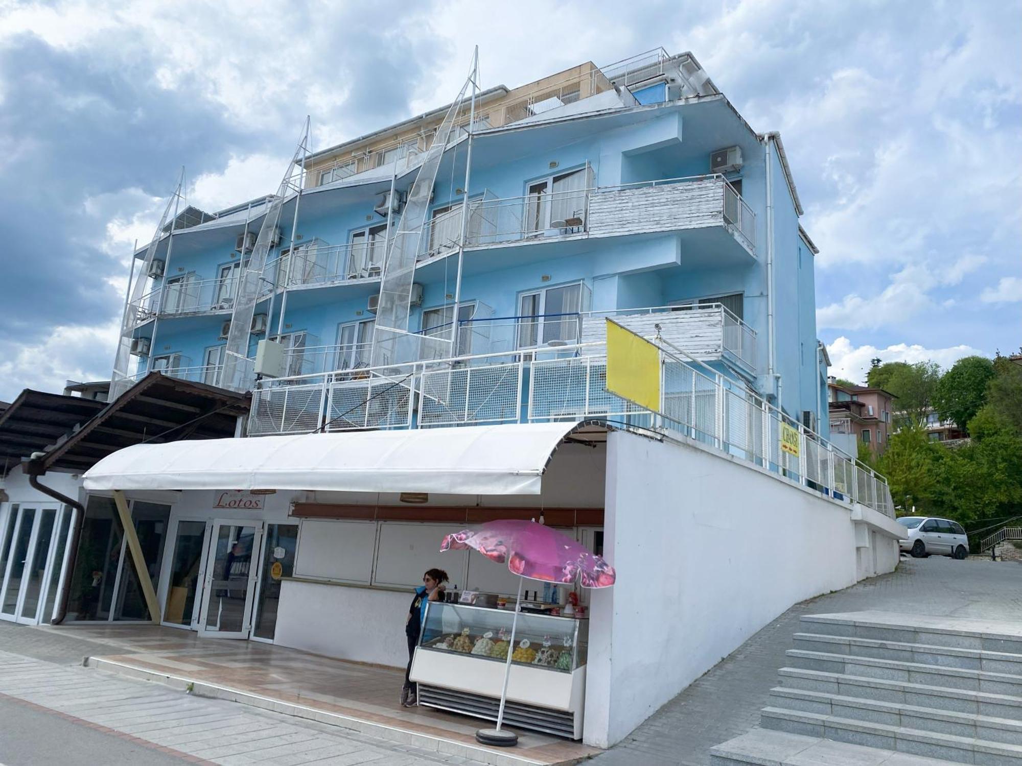Lotos Hotel Baltjik Exteriör bild